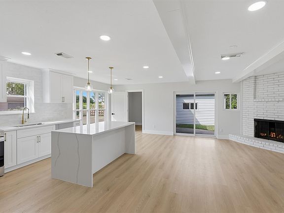 5th image of 8114 Pella Dr