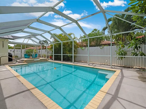 15431 SW 177th Ter, Miami, FL 33187