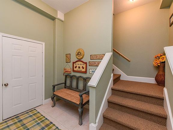 4th image of 949 Tiki Dr
