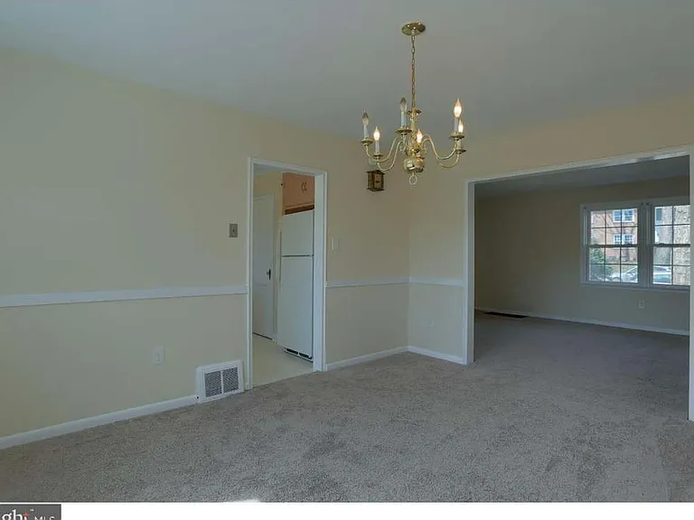 205 Sycamore Rd — Photo 9