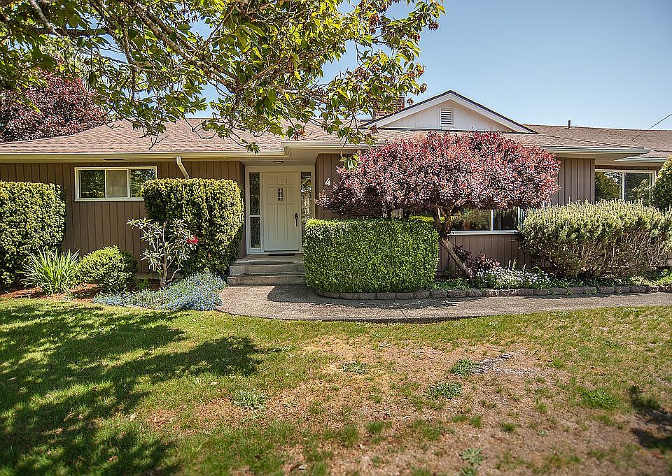 1st image of 404 Deer Park Dr