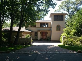 72 Colbourne Cres, Brookline, MA 02445