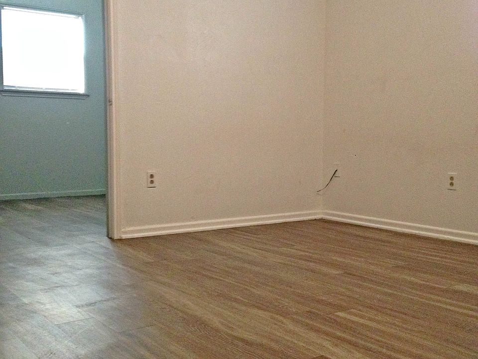 1st image of 214 Avenue U