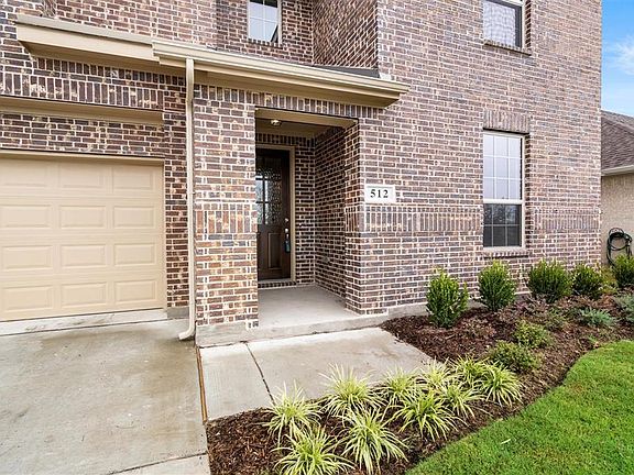 3rd image of 512 Bradley Dr