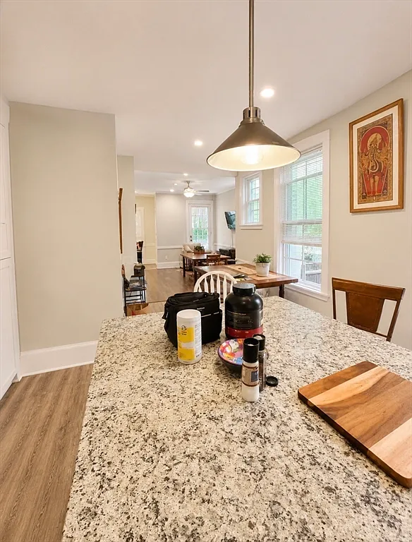 4 bed, 2.5 bath, 2500 sqft, $4,600 — Photo 1