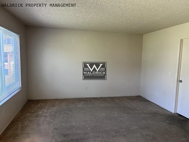 1845 Cherokee Dr #3 — Photo 6