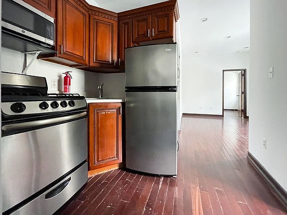 5th image of 80 Kenmare St #17