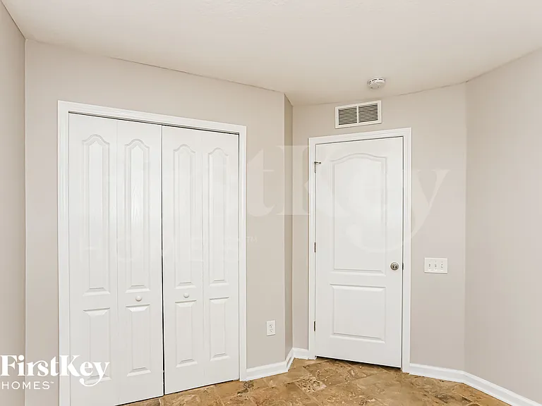 1918 Heartland Cir — Photo 10