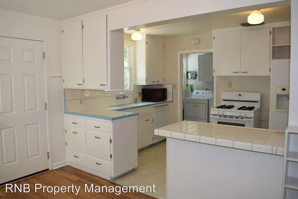 1324 63rd St photo 1