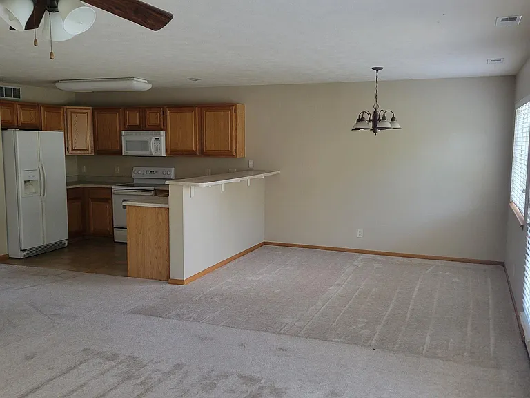 1800 Sawyer St — Photo 2