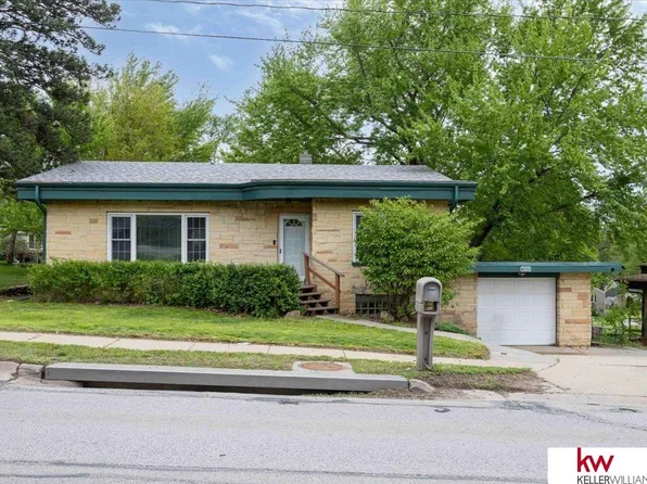 7859 Maple St, Omaha, NE 68134