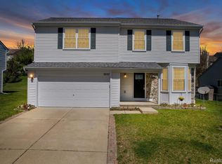 3337 Pond Ridge Dr, Holly, MI 48442