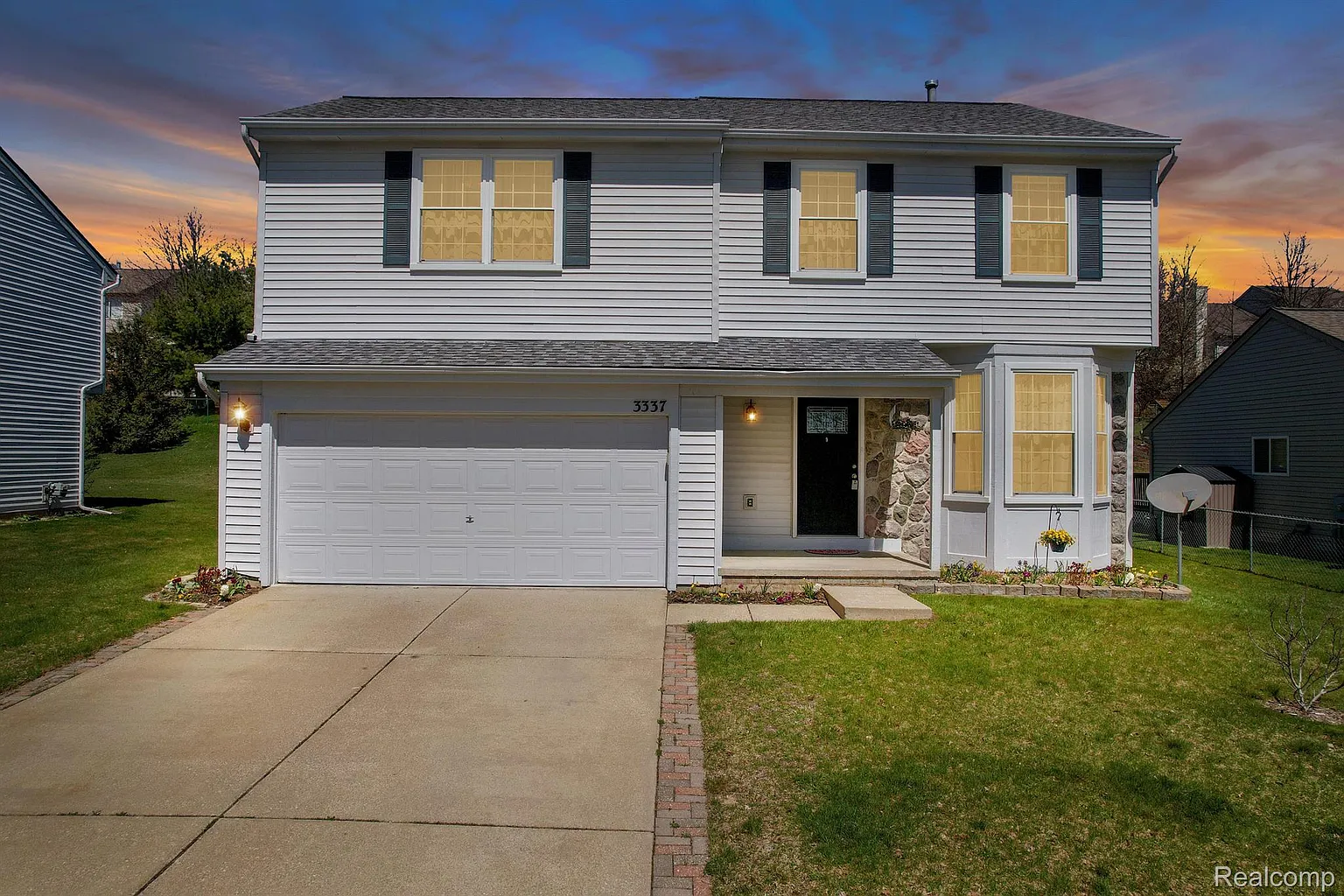 3337 Pond Ridge Dr photo 1