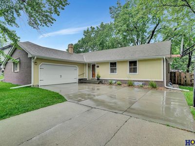 1101 Coachmans Dr, Lincoln, NE, 68510