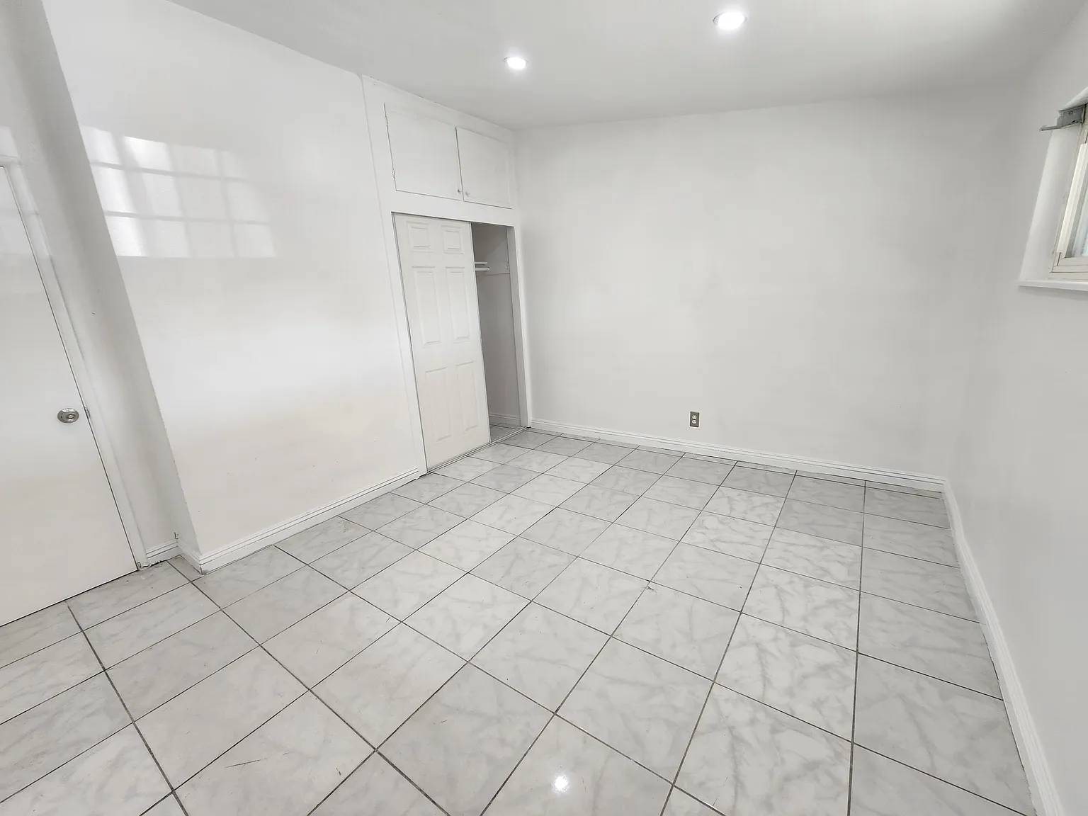 12402 Darnell St — Photo 3