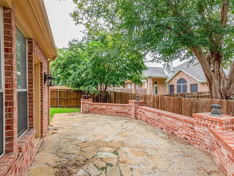 2212 Bayou Ct — Photo 31