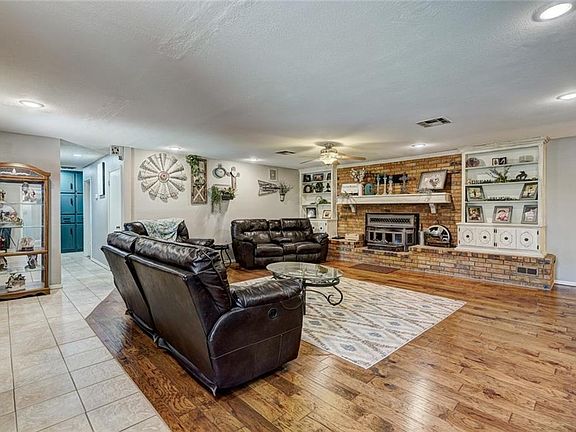 3rd image of 4501 SE 134th St