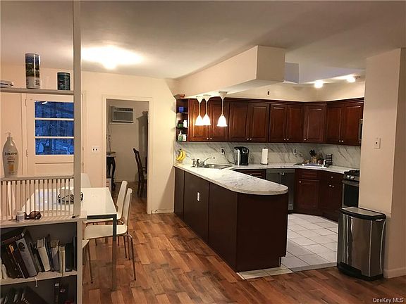 3rd image of 63 Babcock Ln