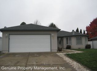 948 Hopkins Rd, Central Pt, OR 97502