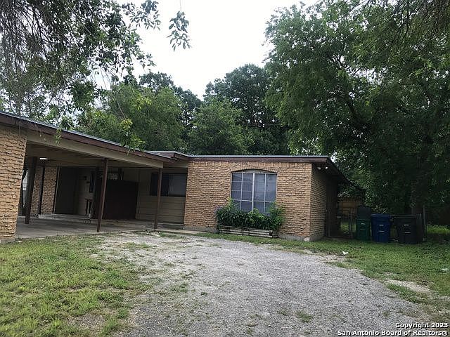 1st image of 3702 Colony Dr