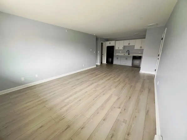 Halsted Park Apartments and Townhomes