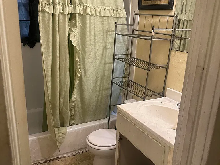 2501 Woodlawn St #2501 — Photo 5