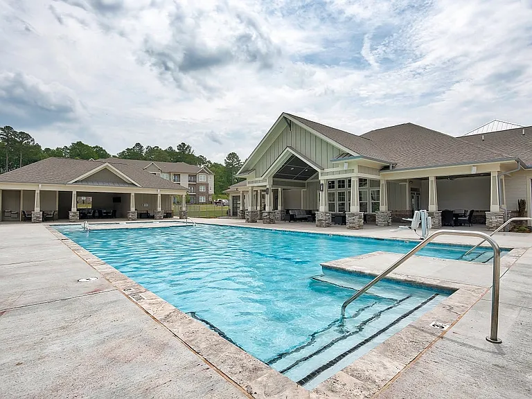 Pines at Glen Laurel Luxury Apartments — Photo 25