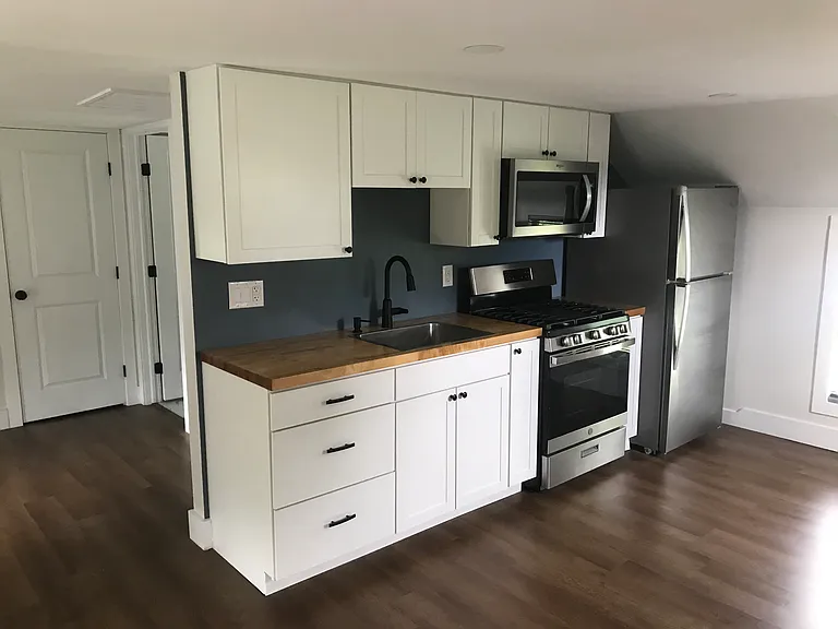 57 Phelps St #2 — Photo 10