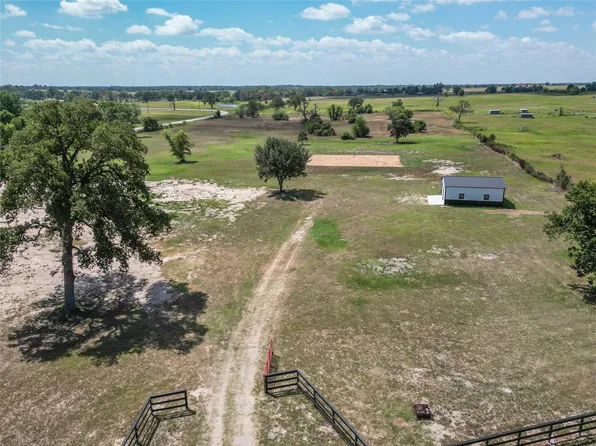 33083 Fm 1736 Rd, Hempstead, TX 77445