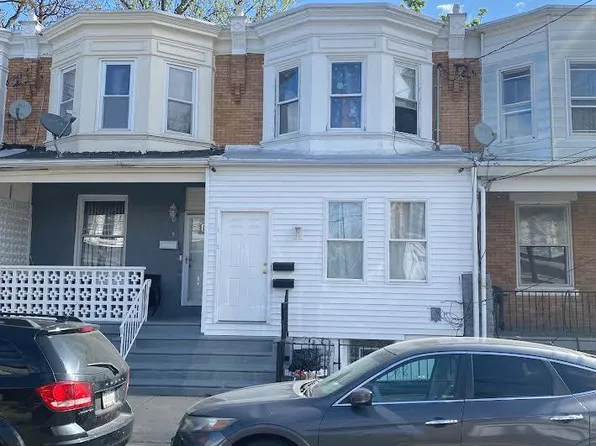 917 Maple Ter, Darby, PA 19023