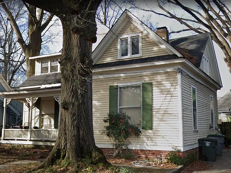 927 S Cox St — Photo 2