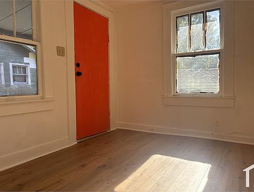 5th image of 601 Westwood St #B