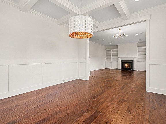 5th image of 2308 Wade Ave