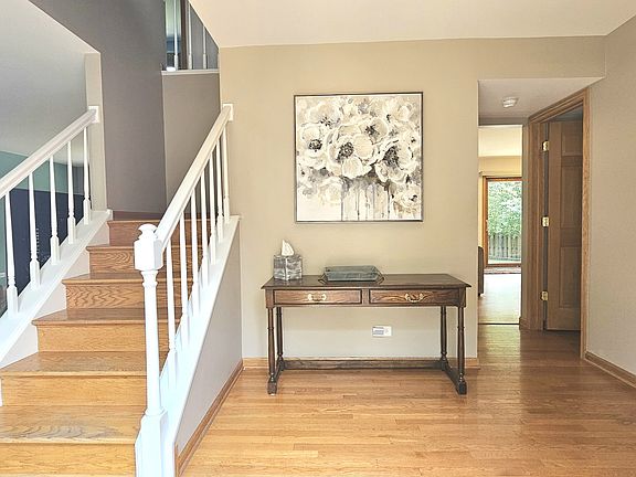 3rd image of 1083 Country Glen Ln