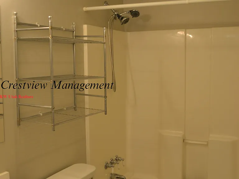 2BR Apartment Close to Daybreak Marina and Trails — Photo 5