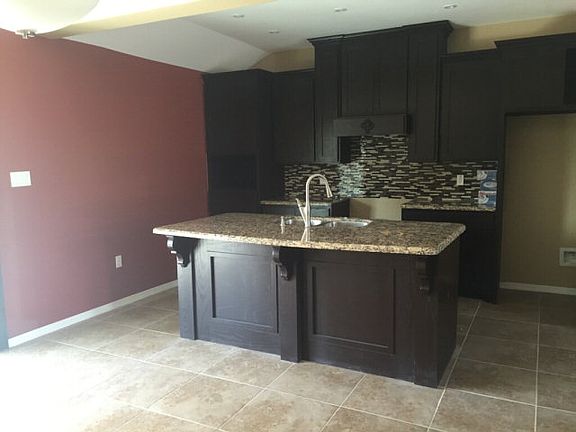 3rd image of 406 Villas Soleadas St