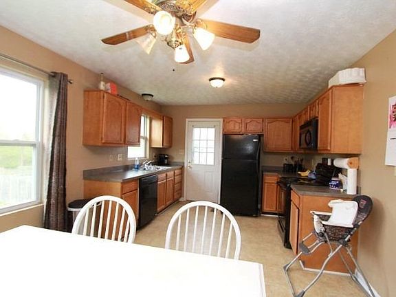 5th image of 224 Black Hawk Cir