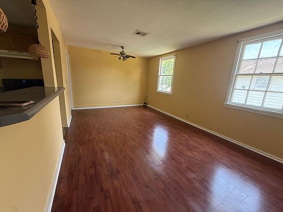 2nd image of 1559 Senate St