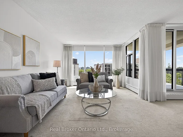 23 Woodlawn Rd E #811 — Photo 7
