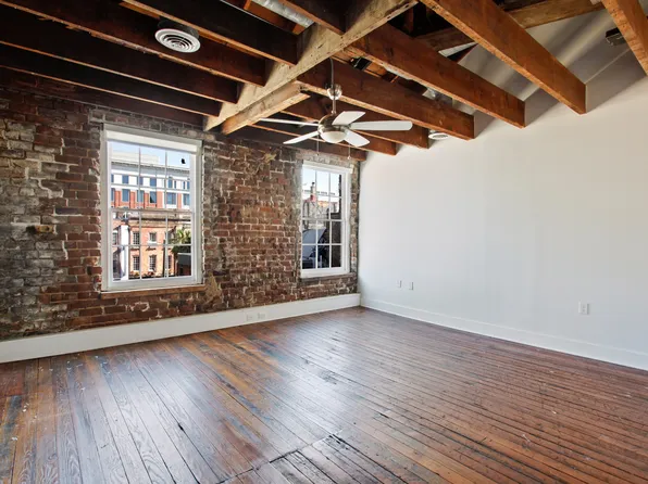 108 W Broughton St, Savannah, GA