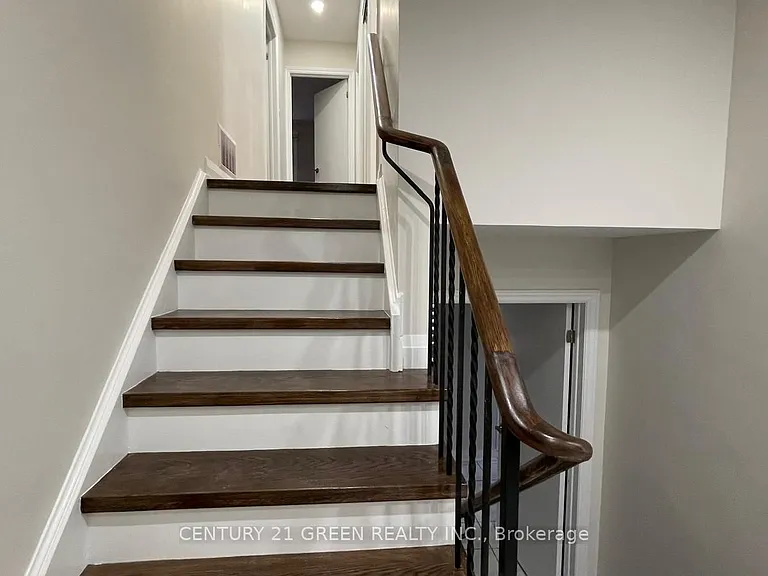 1257 Tredmore Dr #UPPER — Photo 13