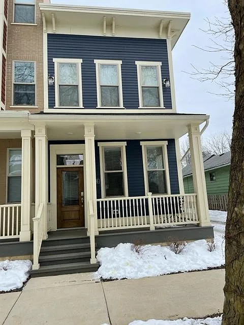 2 bed, 2.5 bath, 1690 sqft, $2,750 — Photo 1