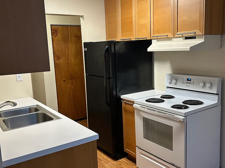 340 Marshall Ave — Photo 6