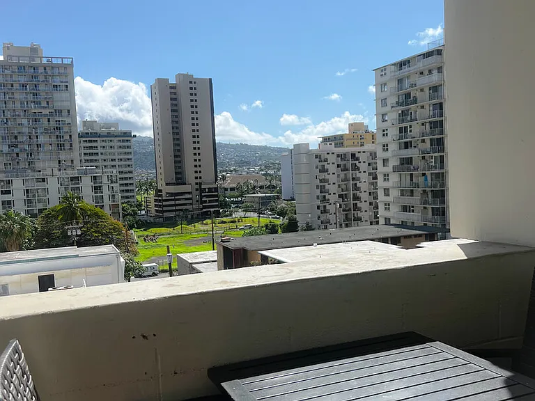 Kuhio Ave — Photo 11