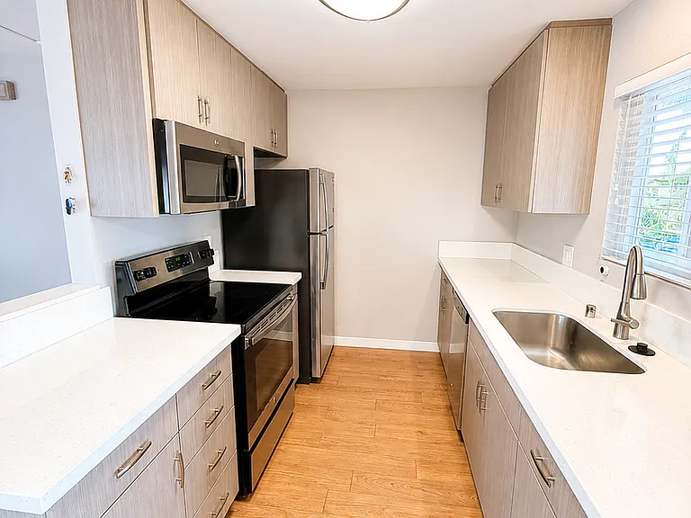 Hartley Apartments — Photo 1