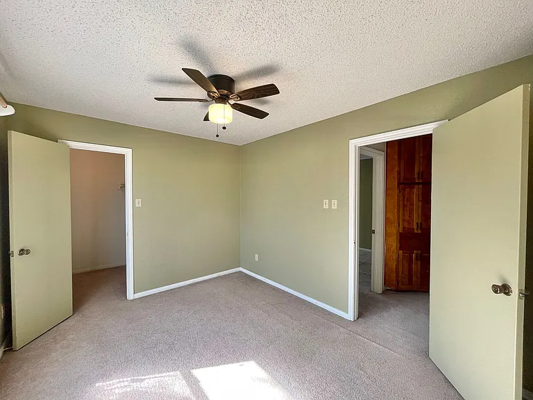 4806 Rainbow Cir — Photo 16