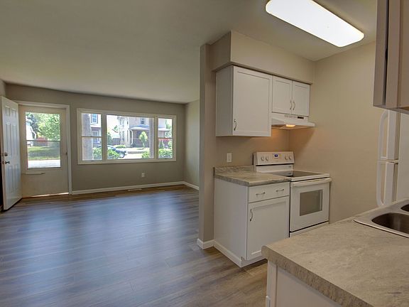 3rd image of 614 E 15th St #3