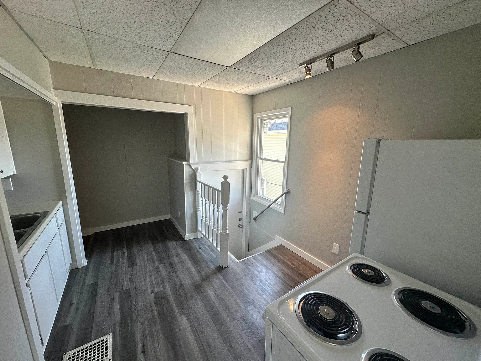 2 bed, 725 sqft, $1,100 — Photo 3