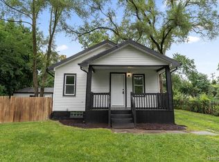 18180 Webster Ave, Southfield, MI 48076