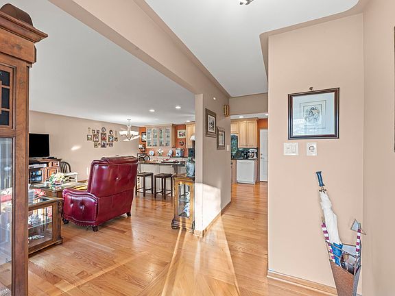 3rd image of 17709 Pennsylvania Ct